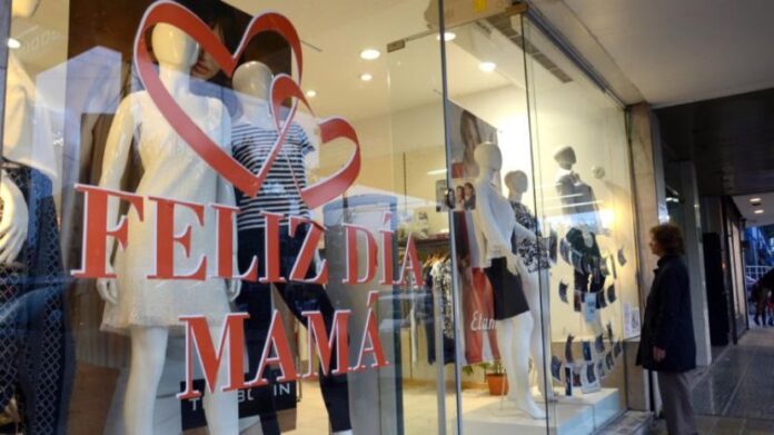 la Ciudad de México estimó que las celebraciones del Día de las Madres generarán una derrama económica de 4 mil 561 millones de pesos la Ciudad de México estimó que las celebraciones del Día de las Madres generarán una derrama económica de 4 mil 561 millones de pesos