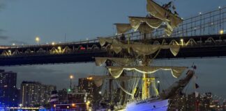 Buque Cuauhtémoc en Brooklyn