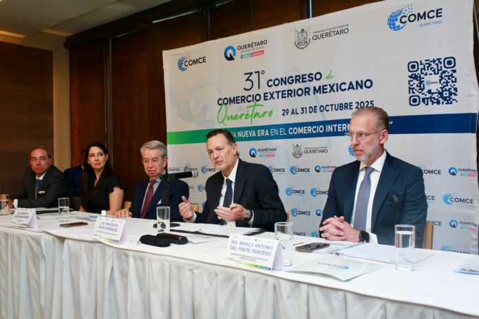Del 29 al 31 de octubre se llevará a cabo en Querétaro el 31º Congreso del Comercio Exterior, considerada la reunión más importante del sector exportador del país en donde los asistentes podrán participar en mesas de diálogo, talleres y conferencias donde se explorarán temas para impulsar la competitividad del sector exportador mexicano. Del 29 al 31 de octubre se llevará a cabo en Querétaro el 31º Congreso del Comercio Exterior, considerada la reunión más importante del sector exportador del país en donde los asistentes podrán participar en mesas de diálogo, talleres y conferencias donde se explorarán temas para impulsar la competitividad del sector exportador mexicano.