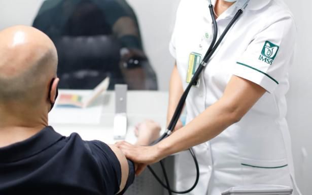 IMSS-Bienestar dará 27% menos consultas