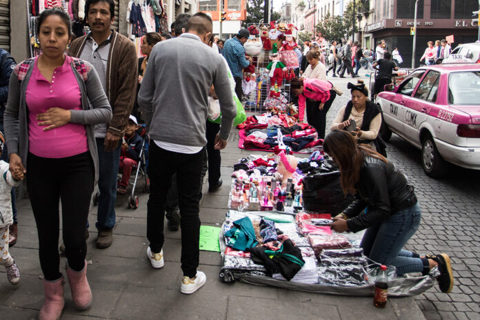 El INEGI dio a conocer esta semana que la economía informal en México creció 4.2 % durante el cuarto trimestre de 2024, El INEGI dio a conocer esta semana que la economía informal en México creció 4.2 % durante el cuarto trimestre de 2024,