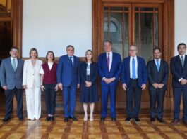 Sheinbaum informó que sostuvo un encuentro en Palacio Nacional con Lorenzo Simonelli, presidente y director ejecutivo de Baker Hughes,