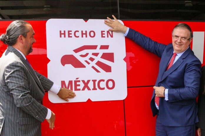 Al encabezar la entrega del distintivo “Hecho en México” a Movility ADO, el secretario de Economía, Marcelo Ebrard, destacó que este reconocimiento Al encabezar la entrega del distintivo “Hecho en México” a Movility ADO, el secretario de Economía, Marcelo Ebrard, destacó que este reconocimiento
