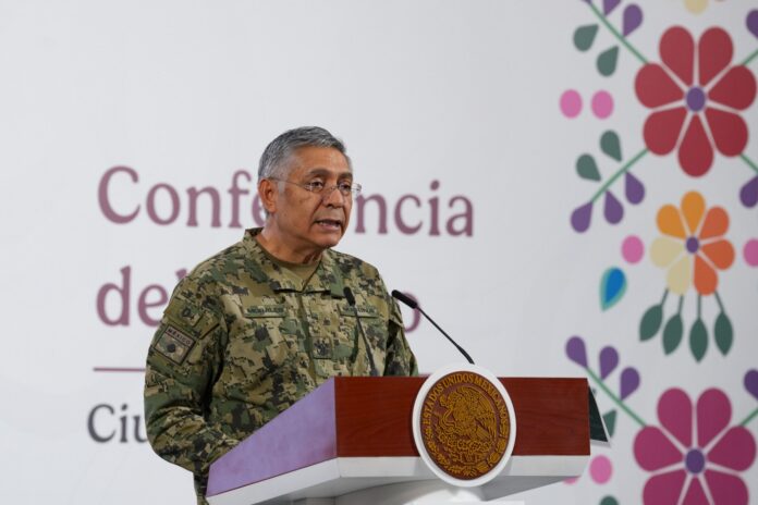 La Secretaría de Marina ( SEMAR ) presentó un plan de modernización portuaria que contempla inversiones superiores a 100 mil millones de pesos en seis instalaciones marítimas del país. Los