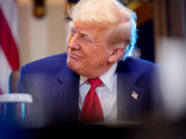 Trump ejecuta otro golpe