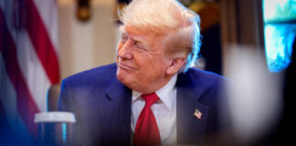 Trump ejecuta otro golpe