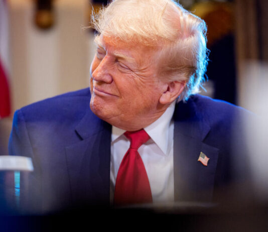Trump ejecuta otro golpe