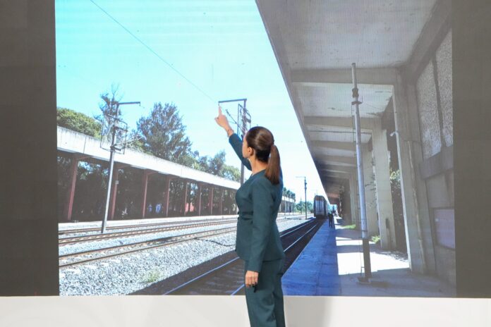 La inversión pública en infraestructura ha demostrado tener efectos multiplicadores, como ocurrió con Dos Bocas y el Tren Maya. Ahora el gobierno de la presidenta Sheinbaum espera un impacto similar en crecimiento y empleo con los proyectos ferroviarios, de vivienda y en concesiones vinculadas con infraestructura estratégica. La inversión pública en infraestructura ha demostrado tener efectos multiplicadores, como ocurrió con Dos Bocas y el Tren Maya. Ahora el gobierno de la presidenta Sheinbaum espera un impacto similar en crecimiento y empleo con los proyectos ferroviarios, de vivienda y en concesiones vinculadas con infraestructura estratégica.