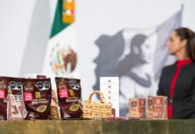 El Gobierno de México presentó este jueves el nuevo chocolate Bienestar, elaborado con cacao mexicano comprado directamente a pequeños productores