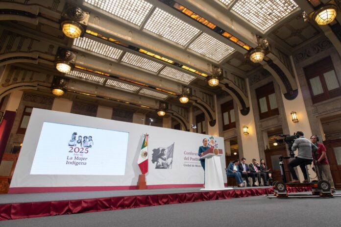 La presidenta Claudia Sheinbaum negó categóricamente este lunes que su gobierno esté siendo presionado por Estados Unidos para La presidenta Claudia Sheinbaum negó categóricamente este lunes que su gobierno esté siendo presionado por Estados Unidos para