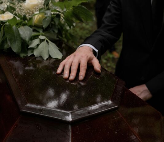 Servicios funerarios, entre la informalidad y la indignación; gobierno federal revisará cómo intervenir