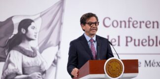 Durante la conferencia matutina del Gobierno de México, el director general de Bayer en el país, Manuel Bravo Pereyra, explicó los motivos