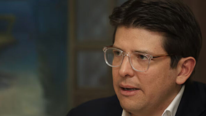 Colombia y otro golpe demoledor a la esperanza. El senador y candidato a presidente colombiano, Miguel Uribe, fallece luego de ser atacado en el mes de junio...