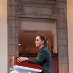 Sheinbaum descarta modificar mandato del Banco de México, pero llama a ampliar acceso al crédito