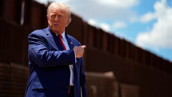 Trump reconoce el papel insustituible de los migrantes en el campo: "Nuestros agricultores no pueden quedarse sin ellos" Trump reconoce el papel insustituible de los migrantes en el campo: "Nuestros agricultores no pueden quedarse sin ellos"