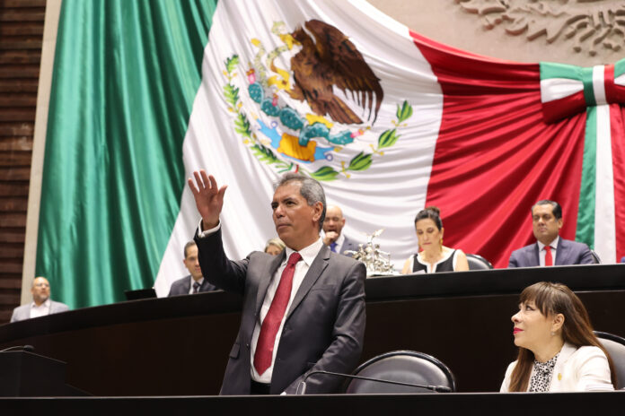 Comparece secretario de Hacienda