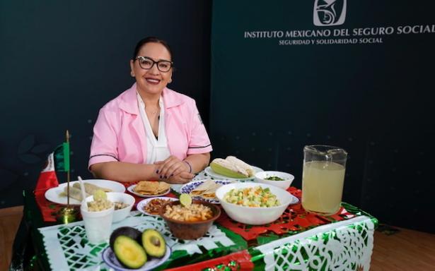Nutrióloga especializada en geriatría, adscrita al Hospital General Regional (HGR) No. 72 del Estado de México Oriente, Lucía Hernández Amezcua