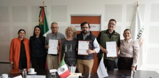 Firma Centro de Excelencia en Partería y Bienestar