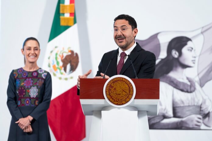 Martí Batres Guadarrama, director general del ISSSTE