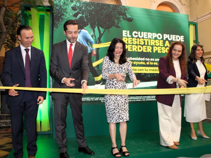 REVISTA-FORTUNA-20250904-AA-CAMPAÑA-EL-CUERPO-PUEDE-RESISTIRSE-A-PERDER-PESO Corte de listón de campaña El Peso del Estigma