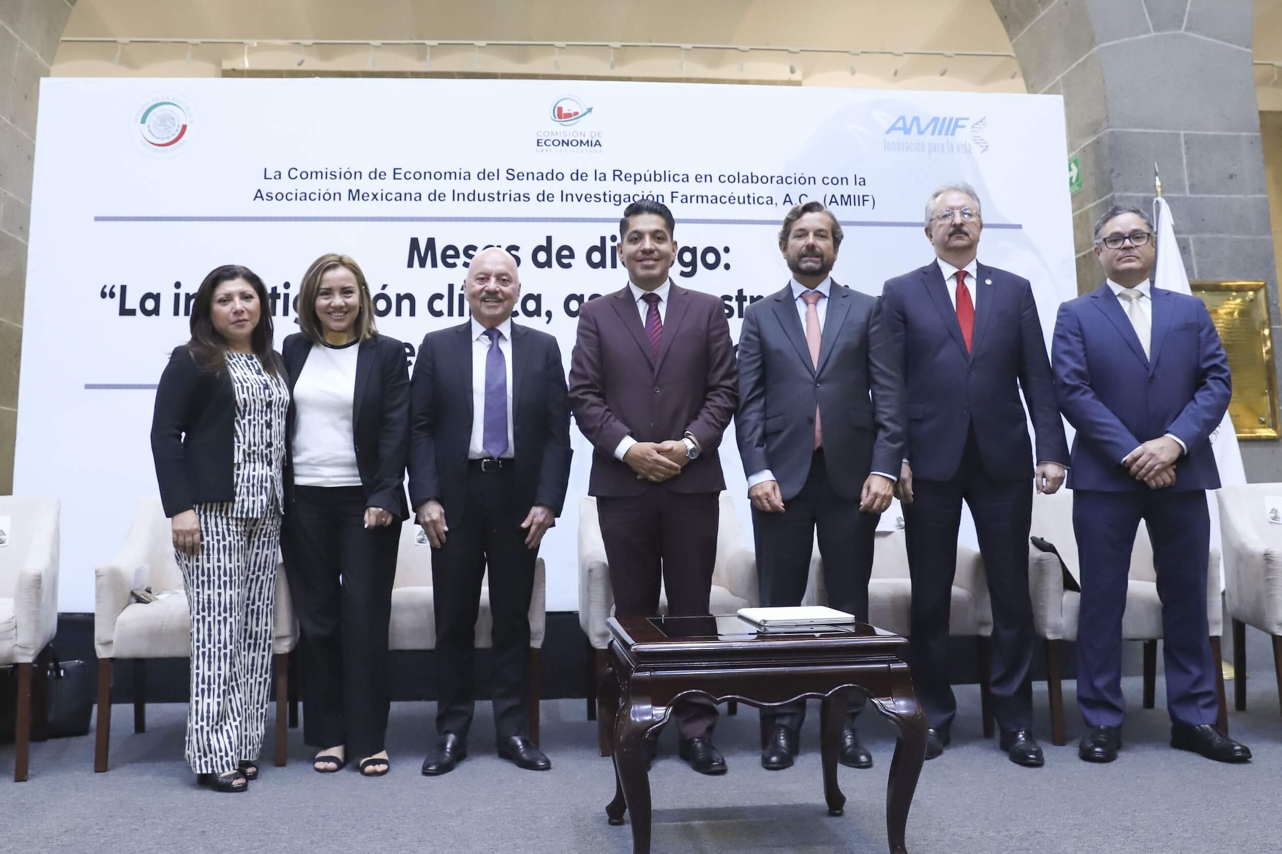 Mesas de diálogo sobre “La investigación clínica, asunto estratégico para el desarrollo de México”