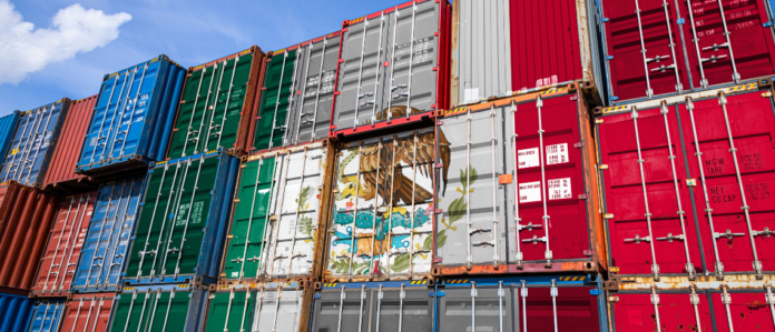 Exportaciones mexicanas crecen 5.2% en el segundo trimestre de 2025; manufacturas lideran el incremento