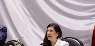 Kenia López Rabadán