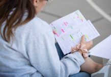 ¿Estresado o ansioso? La UNAM quiere ayudarte: inicia su encuesta de salud mental La Universidad Nacional Autónoma de México ( UNAM ) dio a conocer en un comunicado que a partir de hoy pone a disposición de todas sus alumnas y alumnos la Encuesta Universitaria de Identificación de Necesidades de Atención a la Salud Mental