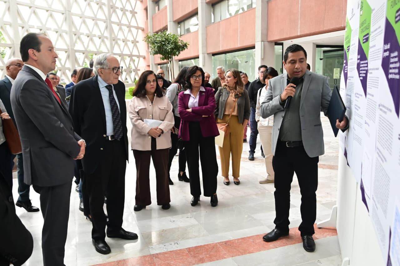 Recorrido por instalaciones de la UAM.