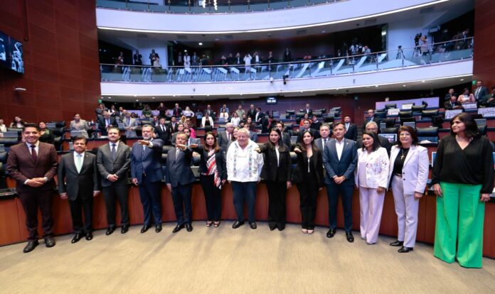 SENADO-20251015_Sesion-Ordinaria Presidenta del Senado de la República, Laura Itzel Castillo Juárez, tomó la protesta correspondiente a los nuevos integrantes de la Sala Superior del Tribunal Federal de Justicia Administrativa.