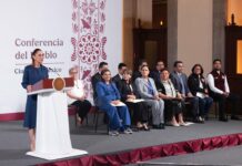 En la capital, la jefa de Gobierno Clara Brugada informó que, a raíz de las inundaciones, resultaron afectadas 3,521 viviendas, mientras que