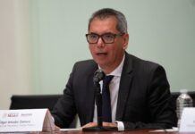 Reformas en aduanas y telecomunicaciones buscan eficiencia y mayor competitividad El gobierno mexicano avanza en la implementación de reformas clave en los sectores de aduanas, telecomunicaciones y competencia económica, con el objetivo de mejorar la eficiencia operativa y fortalecer la recaudación fiscal, informó el titular de la Secretaría de Hacienda y Crédito Público.