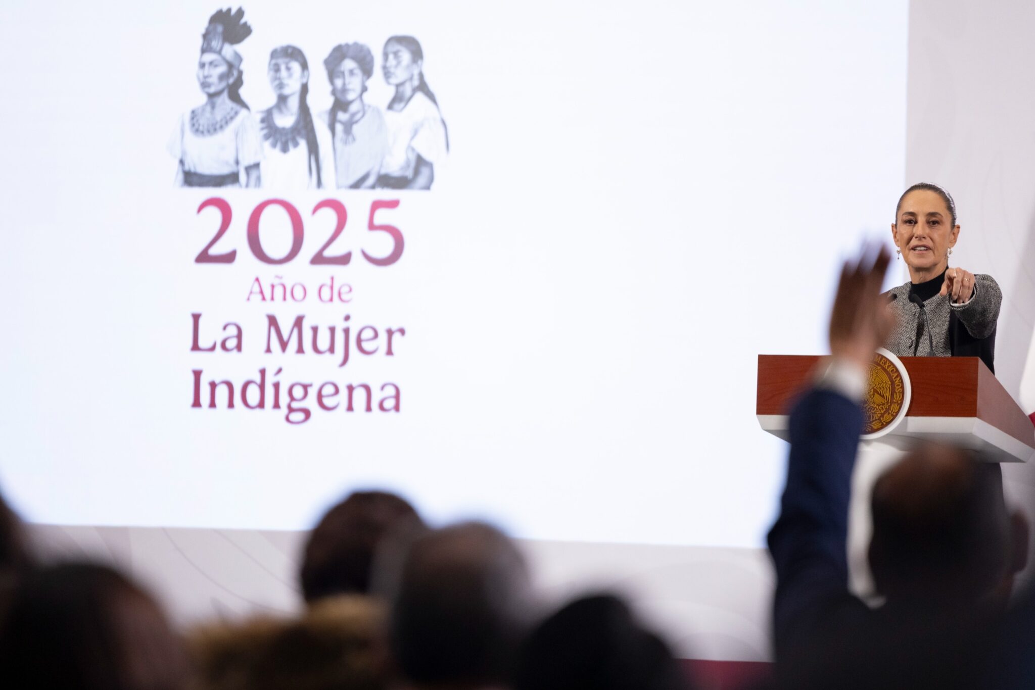 SHCP afina esquemas de inversión mixta para infraestructura; Sheinbaum ...