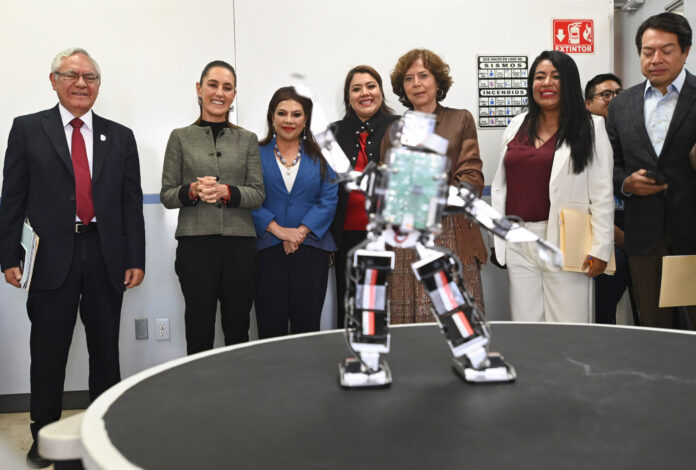 Sheinbaum presenta el primer Centro Público de Formación en Inteligencia Artificial; será parte del proyecto “México, país de innovación” Sheinbaum presenta el primer Centro Público de Formación en Inteligencia Artificial; será parte del proyecto “México, país de innovación”