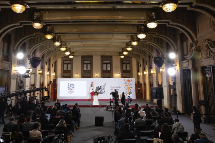 Caso Salinas Pliego rebasa fronteras; Sheinbaum advierte posible impacto en susempresas: "A ver qué anunciantes siguen"