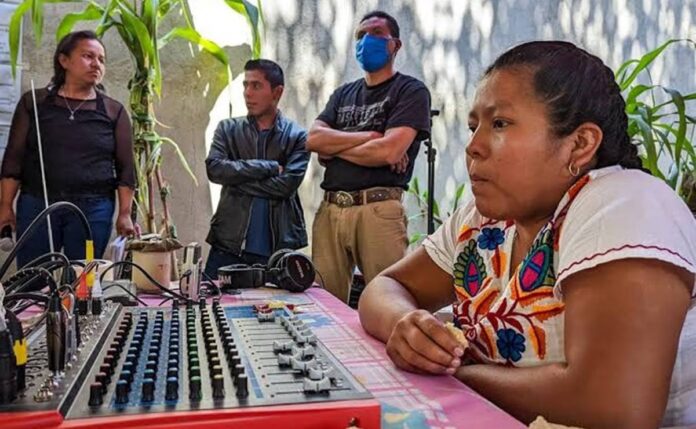 CRT presenta nuevas guías de cumplimiento para radios comunitarias, indígenas y afromexicanas. CRT presenta nuevas guías de cumplimiento para radios comunitarias, indígenas y afromexicanas.