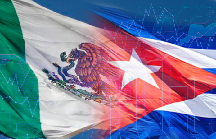 La presidenta Claudia Sheinbaum Pardo defendió este lunes la cooperación energética entre México y Cuba, incluida la entrega de petróleo, al afirmar que se trata de una relación bilateral histórica que se ha mantenido a lo largo de distintos sexenios y bajo gobiernos de diferentes partidos políticos, siempre dentro del marco legal y con un componente humanitario. Durante la conferencia de prensa matutina, la mandataria explicó que los acuerdos en materia petrolera con Cuba no son una política nueva de su administración, sino la continuidad de una cooperación que México ha sostenido desde hace décadas. En ese sentido, señaló que solicitó a Petróleos Mexicanos (Pemex) la elaboración de un informe detallado para transparentar la información relacionada con estos envíos. “Es importante que se conozca, porque si no, parece que solamente es algo reciente. Primero, lo hacemos en un marco legal, como país soberano. Y segundo, damos continuidad a una serie de apoyos que se han dado históricamente de nuestro país a Cuba”, expresó la presidenta. Sheinbaum adelantó que el informe que presentará Pemex incluirá datos específicos sobre los volúmenes de petróleo enviados, los precios de referencia utilizados, así como los costos asociados al transporte, manejo de carga y descarga portuaria. Al ser cuestionada sobre quién asume estos gastos, reiteró en varias ocasiones que “todo es legal” y forma parte de los acuerdos vigentes entre ambos países. La presidenta recordó que la cooperación energética y financiera entre México y Cuba se remonta, al menos, a 1994, cuando durante el llamado “Periodo Especial” en la isla se formalizó una inversión de 350 millones de dólares para la modernización de la refinería de Cienfuegos, mediante un esquema de intercambio de deuda por inversión, considerado estratégico para la economía cubana en ese momento. Asimismo, destacó que en 2012 Pemex firmó cartas de intención para brindar asistencia técnica a la empresa estatal cubana Cupet, lo que permitió a la petrolera mexicana tener presencia en proyectos de exploración que Cuba desarrollaba en conjunto con consorcios internacionales. Un año después, en 2013, el gobierno de México condonó 70 por ciento de la deuda histórica que Cuba mantenía con Bancomext y reestructuró el resto, con el objetivo de fomentar el comercio bilateral. En su intervención, Sheinbaum también hizo un repaso de la relación diplomática entre ambos países, al subrayar que México fue el único país que se opuso al bloqueo a Cuba desde sus inicios y que la relación bilateral se ha mantenido a lo largo de distintas administraciones. Recordó las visitas y encuentros entre mandatarios, desde Luis Echeverría, el primer presidente mexicano en visitar Cuba tras la Revolución, hasta los intercambios más recientes durante los gobiernos de Andrés Manuel López Obrador y la actual administración, con la visita del presidente Miguel Díaz-Canel a México durante su toma de posesión. La mandataria mencionó también episodios clave de la relación bilateral en sexenios anteriores, como la cooperación técnica y energética durante el gobierno de Felipe Calderón, las visitas oficiales durante la administración de Enrique Peña Nieto y los encuentros diplomáticos sostenidos durante gobiernos previos, para enfatizar que el vínculo entre México y Cuba ha sido constante, más allá de diferencias políticas. Cuestionada sobre la posibilidad de realizar una visita oficial a Cuba, Sheinbaum señaló que no lo tiene contemplado por el momento. No obstante, reiteró que el gobierno federal dará a conocer el informe solicitado a Pemex, con el fin de ofrecer información detallada y transparente sobre la cooperación petrolera vigente. “Independientemente del partido político, ha habido relación México-Cuba. No es algo nuevo, no es una situación nueva”, concluyó.