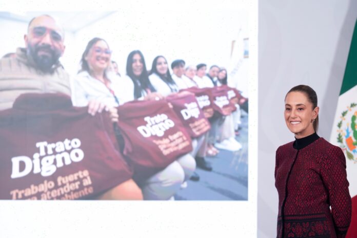 Durante la conferencia de este martes, la administración federal presentó una nueva etapa del programa “Trato Digno”, una estrategia que, de acuerdo con los funcionarios, busca mejorar la atención en los principales sistemas de salud pública.