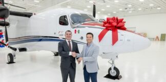 México dio un paso relevante en el fortalecimiento de su logística aérea con la entrega del primer Cessna SkyCourier en el país, una aeronave de carga que fue incorporada a la flota de FlexCoah, empresa mexicana especializada en transporte de mercancías.