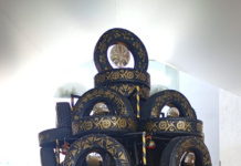 Un árbol de llantas ilumina la Navidad en Cuernavaca en el Papalote Museo del Niño