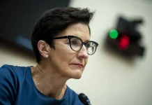 La directora general de Citigroup (Citi), Jane Fraser, advirtió que imponer un límite a las tasas de interés de las tarjetas de crédito en Estados Unidos no sería benéfico para la economía, al considerar que una medida de este tipo podría restringir el acceso al financiamiento para millones de consumidores.