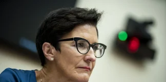 La directora general de Citigroup (Citi), Jane Fraser, advirtió que imponer un límite a las tasas de interés de las tarjetas de crédito en Estados Unidos no sería benéfico para la economía, al considerar que una medida de este tipo podría restringir el acceso al financiamiento para millones de consumidores.