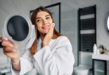 7 hábitos que envejecen tu piel sin que te des cuenta