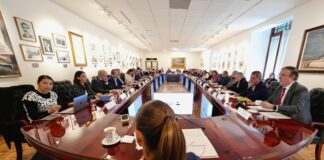 Más allá del PIB: economistas y gobierno debaten crecimiento económico con bienestar