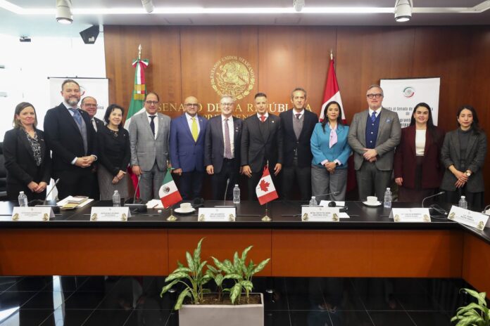 Visita al Senado de la República, de una delegación de senadores del Parlamento de Canadá.