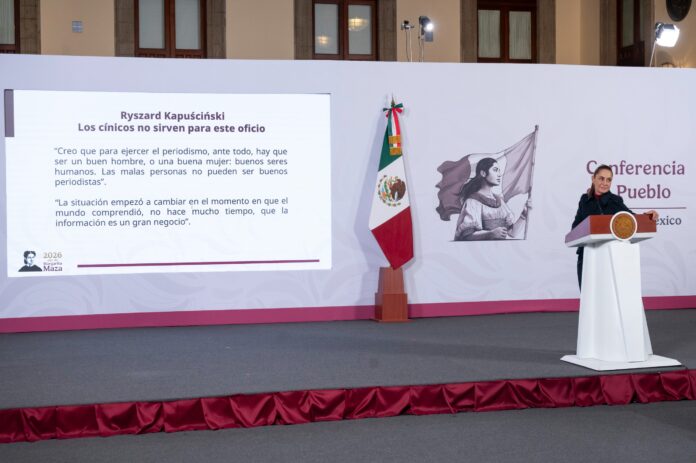 La presidenta Claudia Sheinbaum reiteró que el derecho de las audiencias será un eje central de la nueva Ley de Telecomunicaciones y Radiodifusión, al advertir sobre prácticas mediáticas que, dijo, inducen narrativas políticas mediante la manipulación de información, imágenes y encabezados. La presidenta Claudia Sheinbaum reiteró que el derecho de las audiencias será un eje central de la nueva Ley de Telecomunicaciones y Radiodifusión, al advertir sobre prácticas mediáticas que, dijo, inducen narrativas políticas mediante la manipulación de información, imágenes y encabezados.