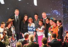 La presidenta de México, Claudia Sheinbaum Pardo, subrayó como un hecho simbólico la visita de los reyes de España al stand de México durante la Feria Internacional de Turismo (FITUR), donde, señaló, tuvieron un acercamiento directo con representantes de los pueblos originarios.