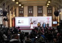 La presidenta Claudia Sheinbaum afirmó que la quiebra de First Brands Group, empresa cuyas filiales en México han comenzado a cerrar y han afectado a miles de trabajadores del sector maquilador, no está relacionada con los aranceles ni con la relación comercial entre México y Estados Unidos, sino con un proceso de insolvencia originado en territorio estadounidense.