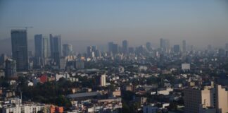 El sismo registrado la mañana de este jueves, con epicentro en la localidad de San Marcos, Guerrero, volvió a poner en evidencia el bajo nivel de aseguramiento de viviendas en México, donde menos de una cuarta parte de los hogares cuenta con algún tipo de protección financiera ante fenómenos naturales.