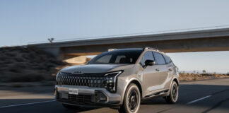 Kia México concluyó 2025 con 111,172 vehículos comercializados, la cifra más alta desde que la marca opera en el país, de acuerdo con información difundida por la propia compañía. El volumen representó un incremento de 6.5% respecto a 2024.